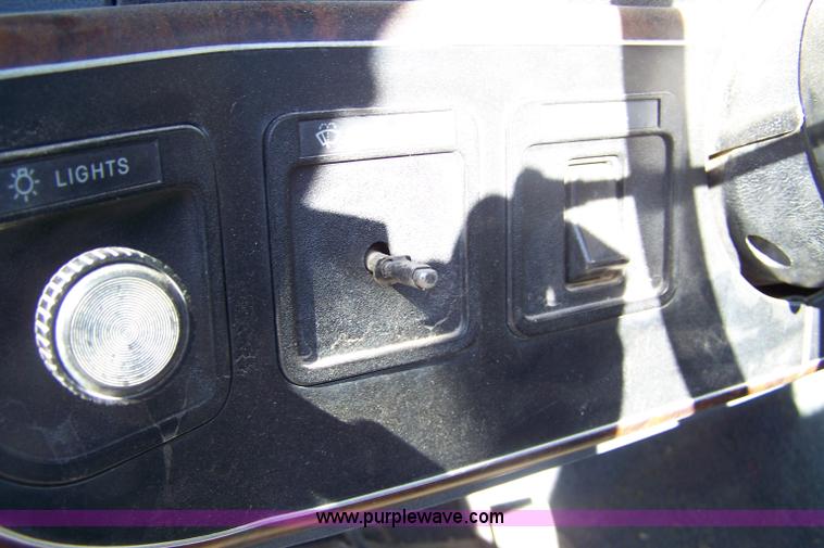 image for item 7316 1990 Ford F150 XLT Lariat pickup truck