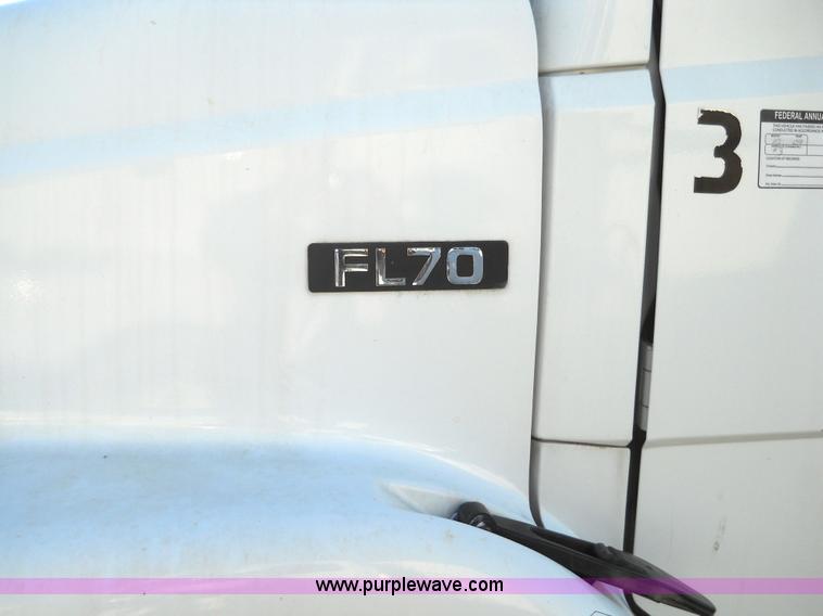 image for item 7815 1996 Freightliner FL70 semi truck