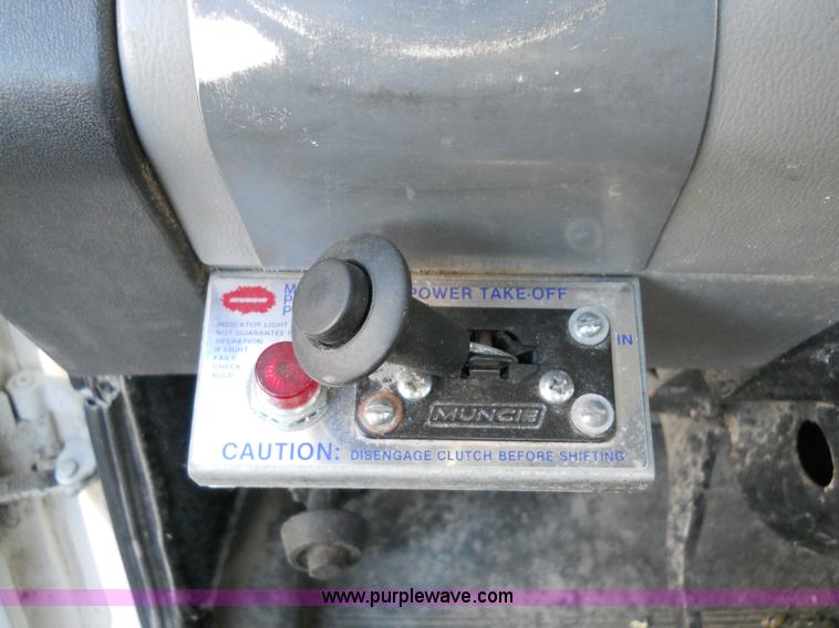 image for item 7815 1996 Freightliner FL70 semi truck