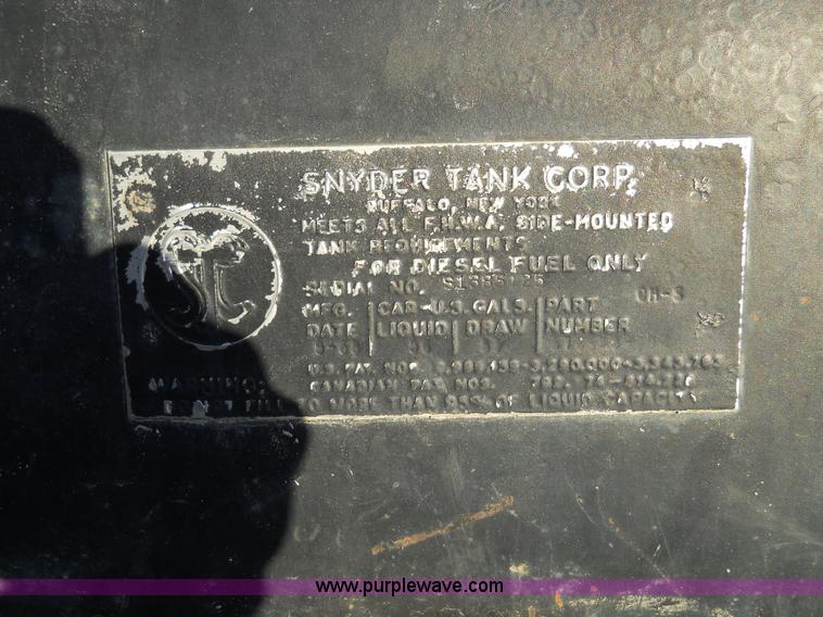 image for item 7815 1996 Freightliner FL70 semi truck