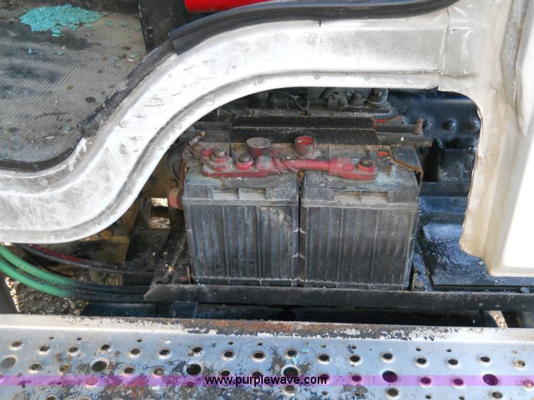 image for item 7815 1996 Freightliner FL70 semi truck