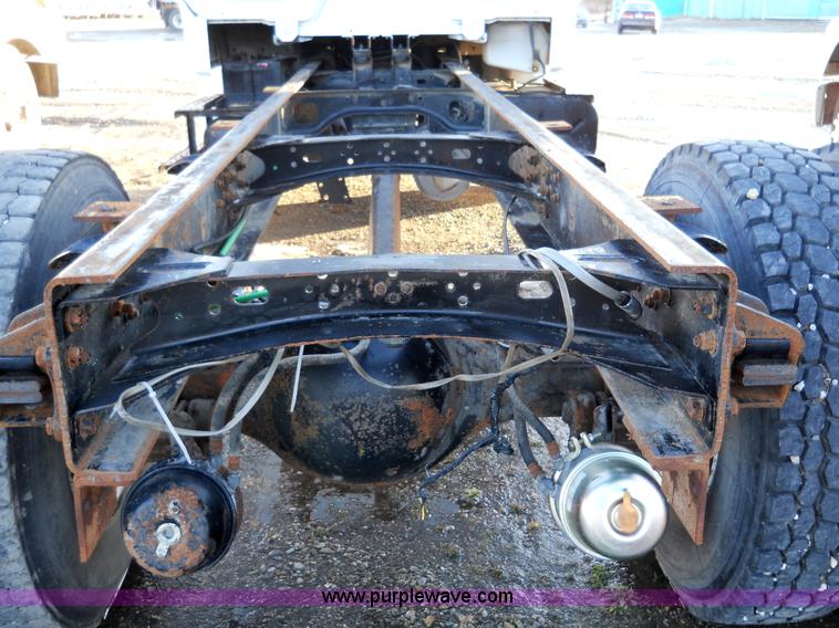 image for item 7815 1996 Freightliner FL70 semi truck