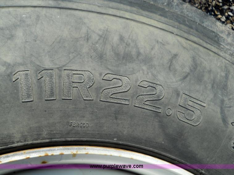 image for item 7815 1996 Freightliner FL70 semi truck