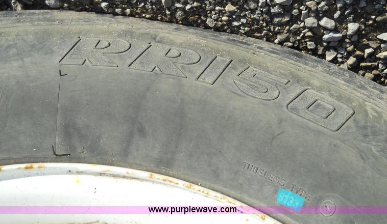 image for item 7815 1996 Freightliner FL70 semi truck