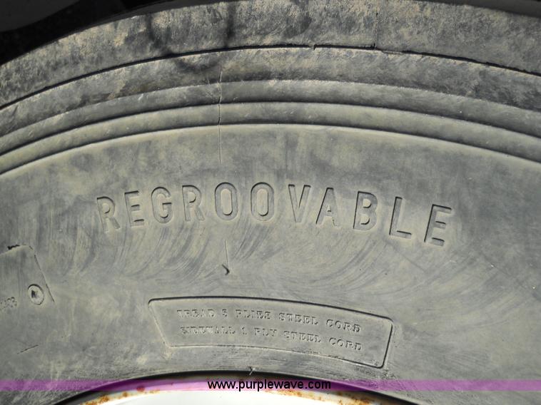 image for item 7815 1996 Freightliner FL70 semi truck