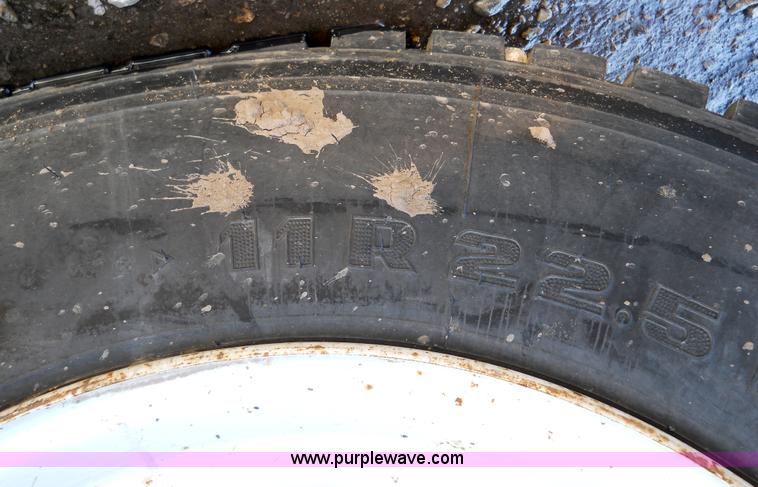 image for item 7815 1996 Freightliner FL70 semi truck