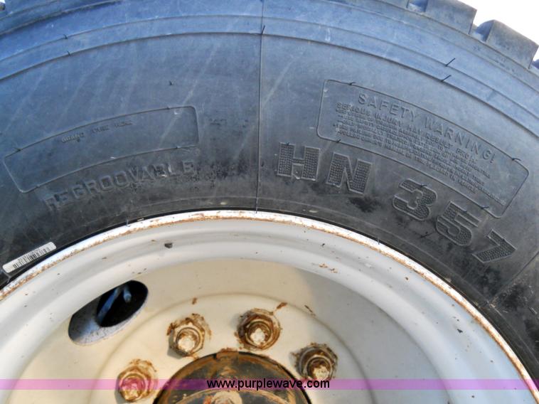 image for item 7815 1996 Freightliner FL70 semi truck