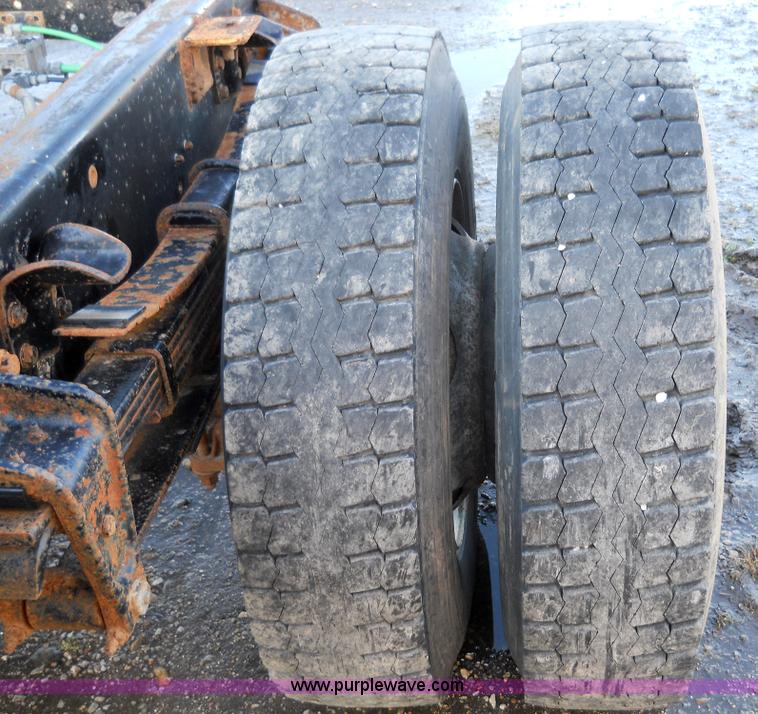 image for item 7815 1996 Freightliner FL70 semi truck