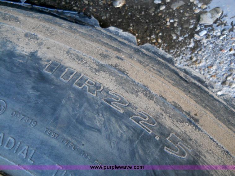 image for item 7815 1996 Freightliner FL70 semi truck