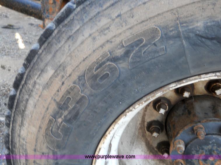 image for item 7815 1996 Freightliner FL70 semi truck