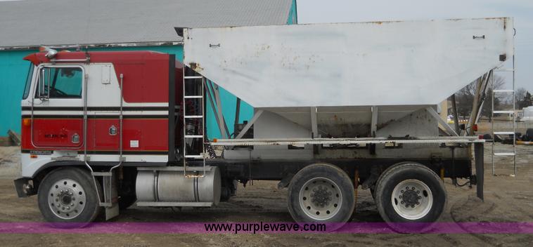 image for item 7819 1992 Kenworth K100E semi truck with hopper