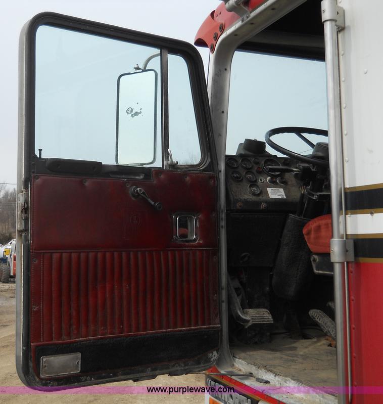 image for item 7819 1992 Kenworth K100E semi truck with hopper
