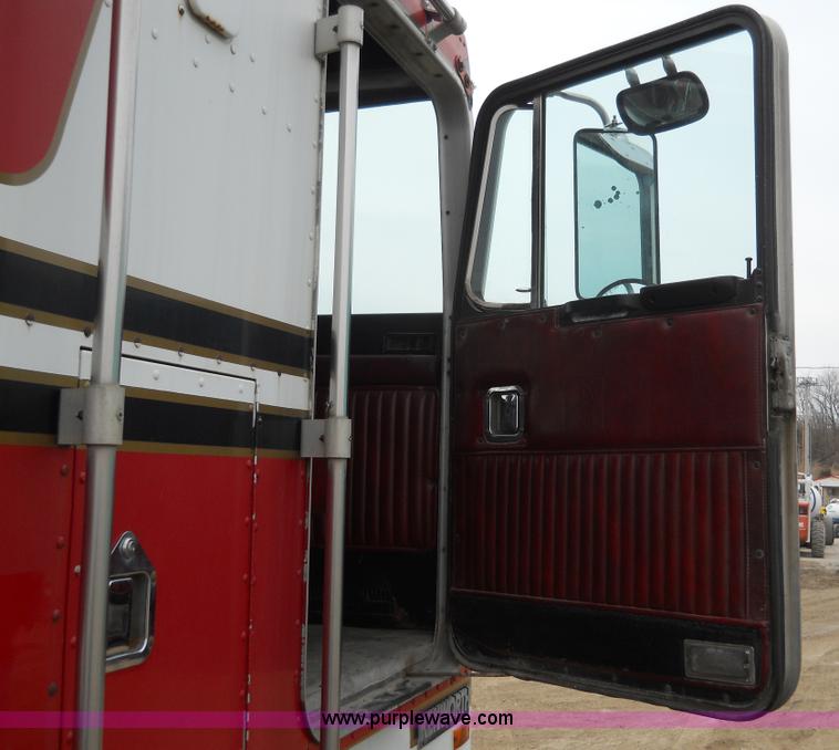 image for item 7819 1992 Kenworth K100E semi truck with hopper