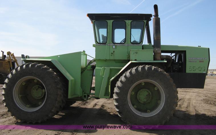 image for item 8039 1981 Steiger Bearcat KM-225 articulated tractor