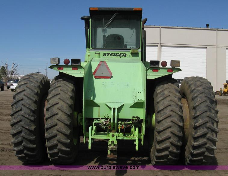 image for item 8039 1981 Steiger Bearcat KM-225 articulated tractor