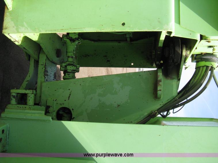 image for item 8039 1981 Steiger Bearcat KM-225 articulated tractor