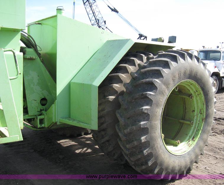 image for item 8039 1981 Steiger Bearcat KM-225 articulated tractor