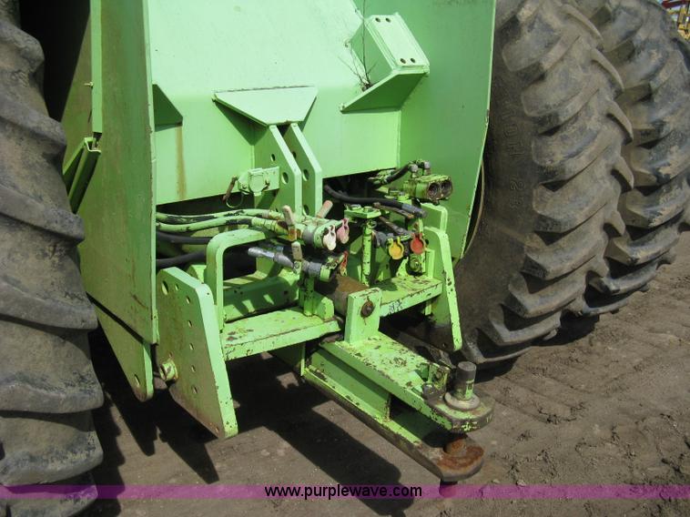 image for item 8039 1981 Steiger Bearcat KM-225 articulated tractor