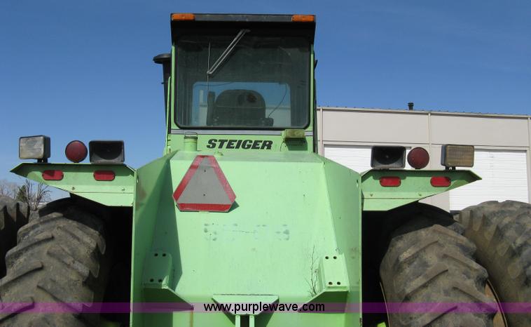 image for item 8039 1981 Steiger Bearcat KM-225 articulated tractor
