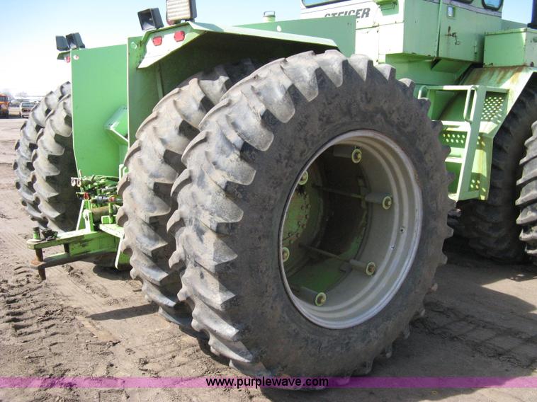 image for item 8039 1981 Steiger Bearcat KM-225 articulated tractor