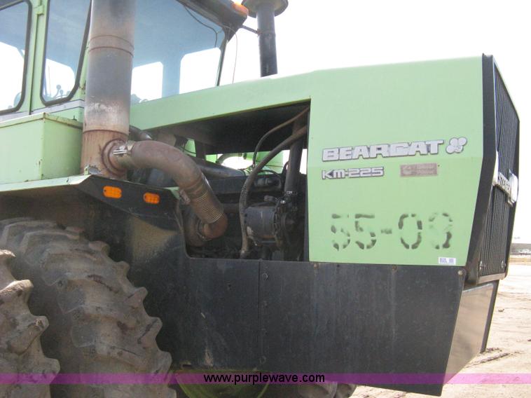 image for item 8039 1981 Steiger Bearcat KM-225 articulated tractor