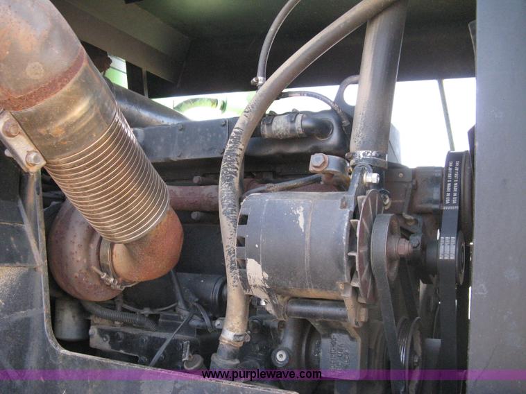 image for item 8039 1981 Steiger Bearcat KM-225 articulated tractor