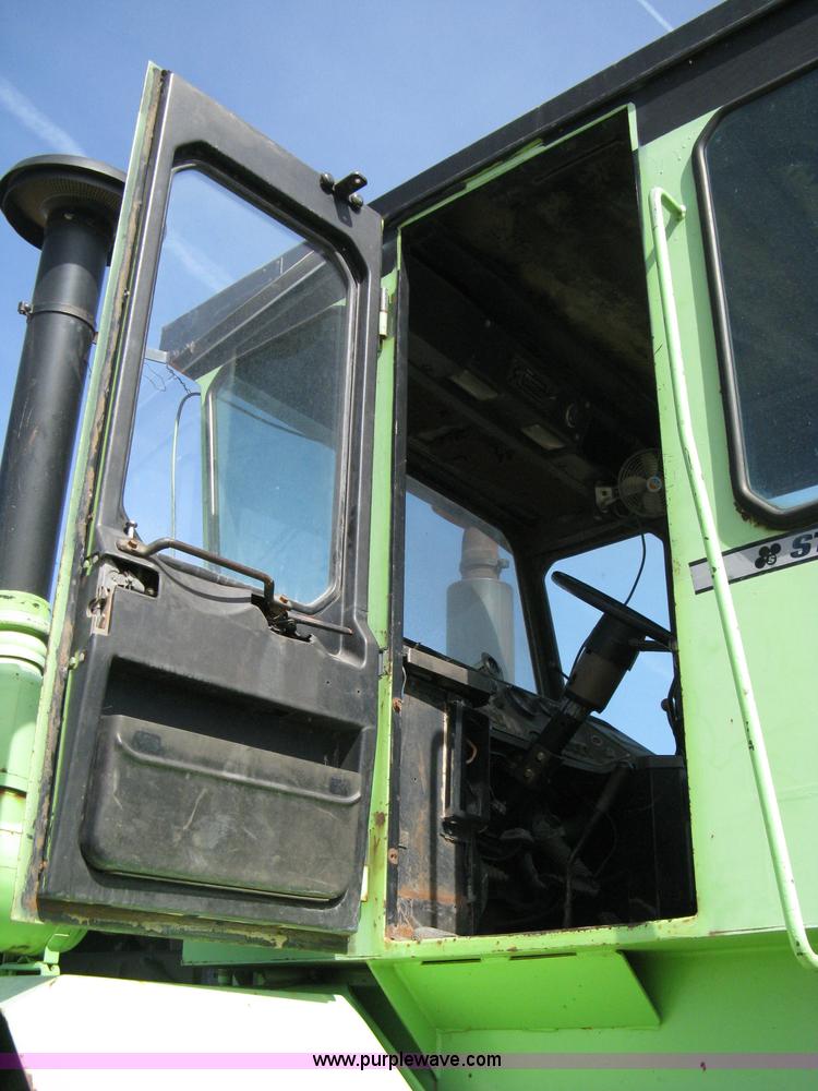 image for item 8039 1981 Steiger Bearcat KM-225 articulated tractor