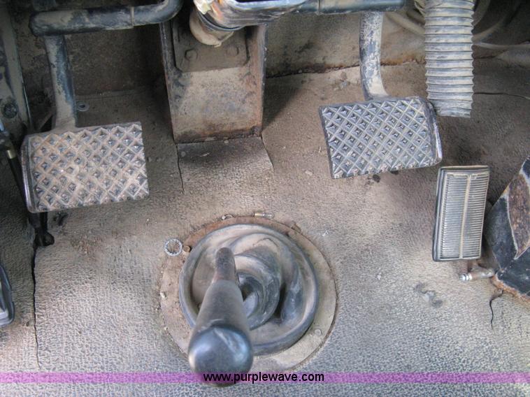 image for item 8039 1981 Steiger Bearcat KM-225 articulated tractor