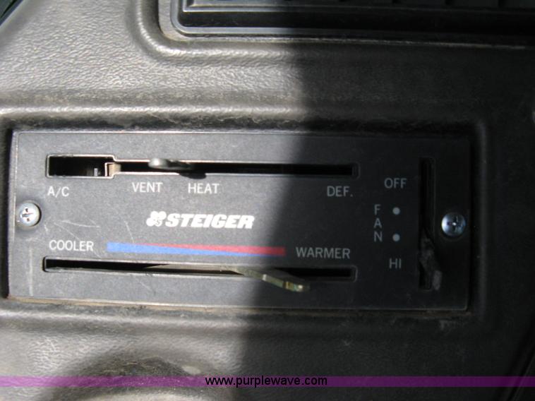 image for item 8039 1981 Steiger Bearcat KM-225 articulated tractor