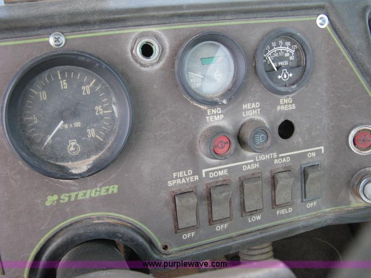 image for item 8039 1981 Steiger Bearcat KM-225 articulated tractor