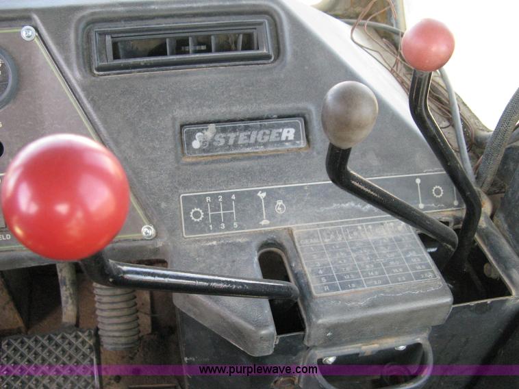 image for item 8039 1981 Steiger Bearcat KM-225 articulated tractor