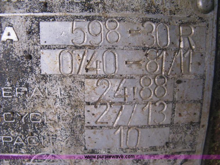 image for item 8039 1981 Steiger Bearcat KM-225 articulated tractor