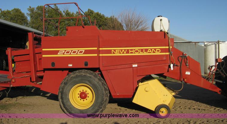 image for item 8040 1996 New Holland D2000 3x4 large square baler with accumulator