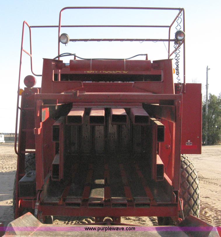 image for item 8040 1996 New Holland D2000 3x4 large square baler with accumulator