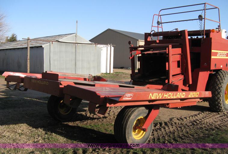 image for item 8040 1996 New Holland D2000 3x4 large square baler with accumulator