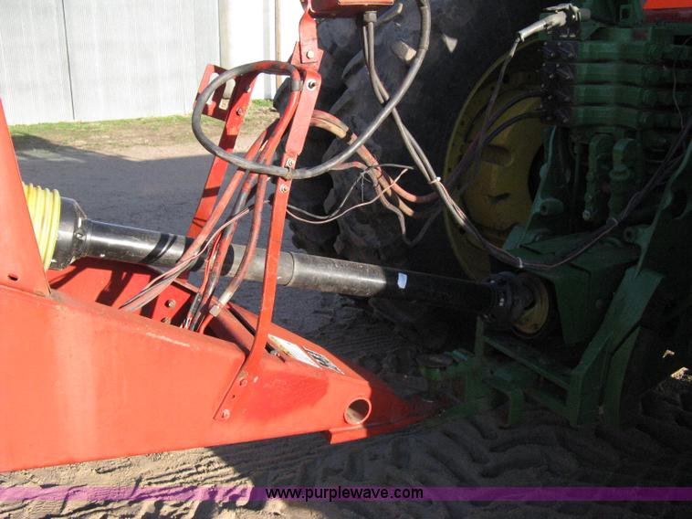 image for item 8040 1996 New Holland D2000 3x4 large square baler with accumulator