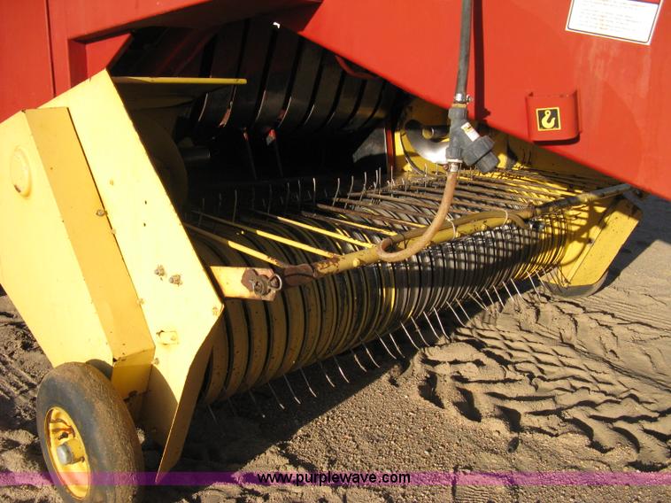image for item 8040 1996 New Holland D2000 3x4 large square baler with accumulator