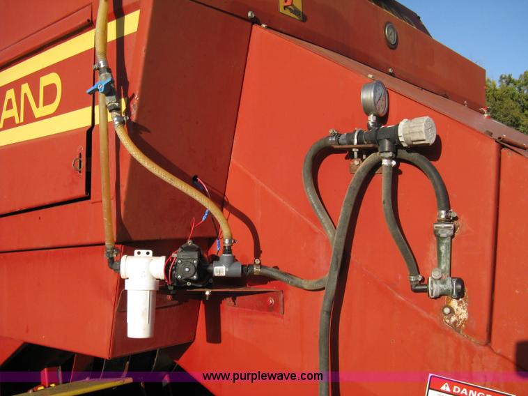 image for item 8040 1996 New Holland D2000 3x4 large square baler with accumulator