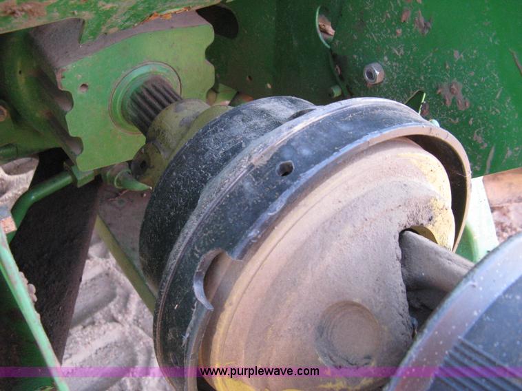 image for item 8040 1996 New Holland D2000 3x4 large square baler with accumulator