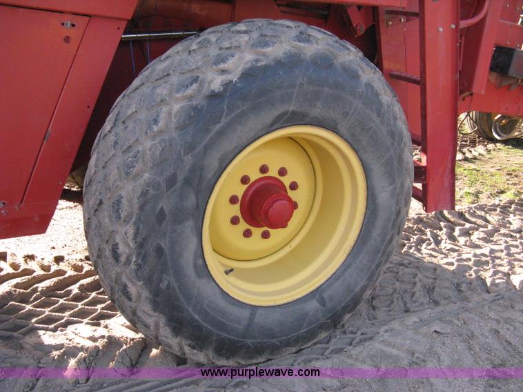 image for item 8040 1996 New Holland D2000 3x4 large square baler with accumulator