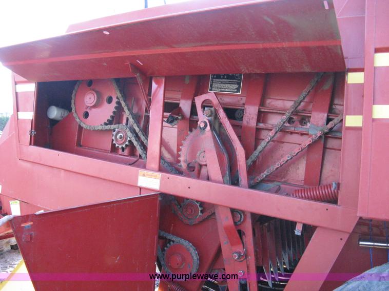 image for item 8040 1996 New Holland D2000 3x4 large square baler with accumulator