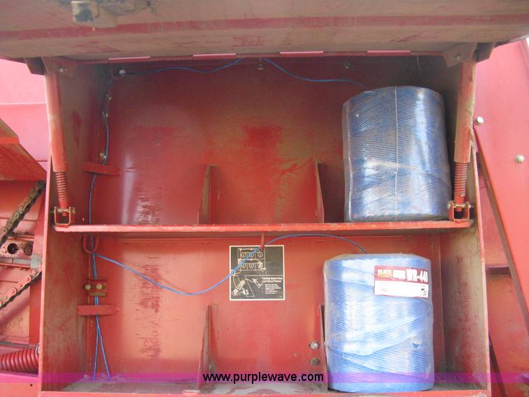 image for item 8040 1996 New Holland D2000 3x4 large square baler with accumulator