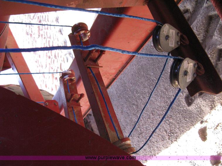 image for item 8040 1996 New Holland D2000 3x4 large square baler with accumulator