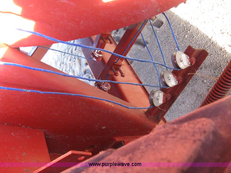 image for item 8040 1996 New Holland D2000 3x4 large square baler with accumulator