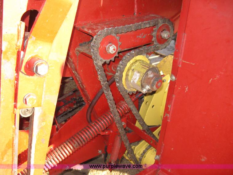 image for item 8040 1996 New Holland D2000 3x4 large square baler with accumulator