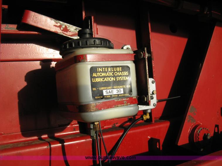 image for item 8040 1996 New Holland D2000 3x4 large square baler with accumulator