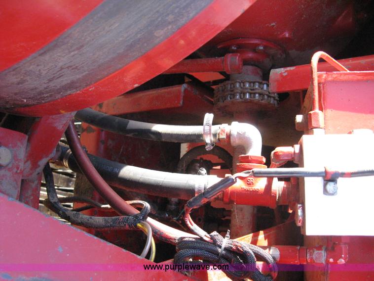 image for item 8040 1996 New Holland D2000 3x4 large square baler with accumulator