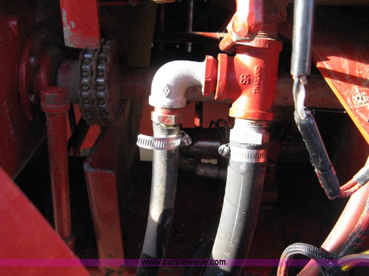 image for item 8040 1996 New Holland D2000 3x4 large square baler with accumulator