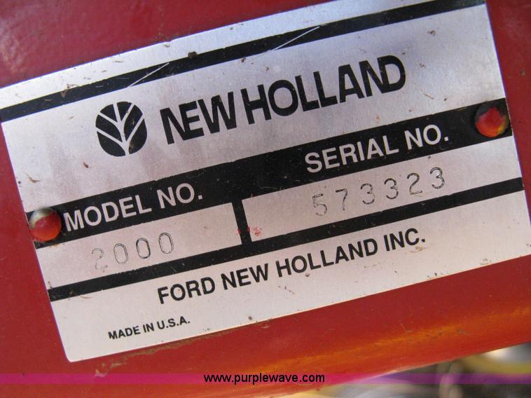 image for item 8040 1996 New Holland D2000 3x4 large square baler with accumulator