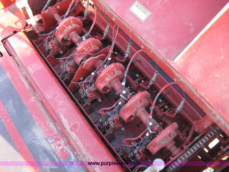 image for item 8040 1996 New Holland D2000 3x4 large square baler with accumulator